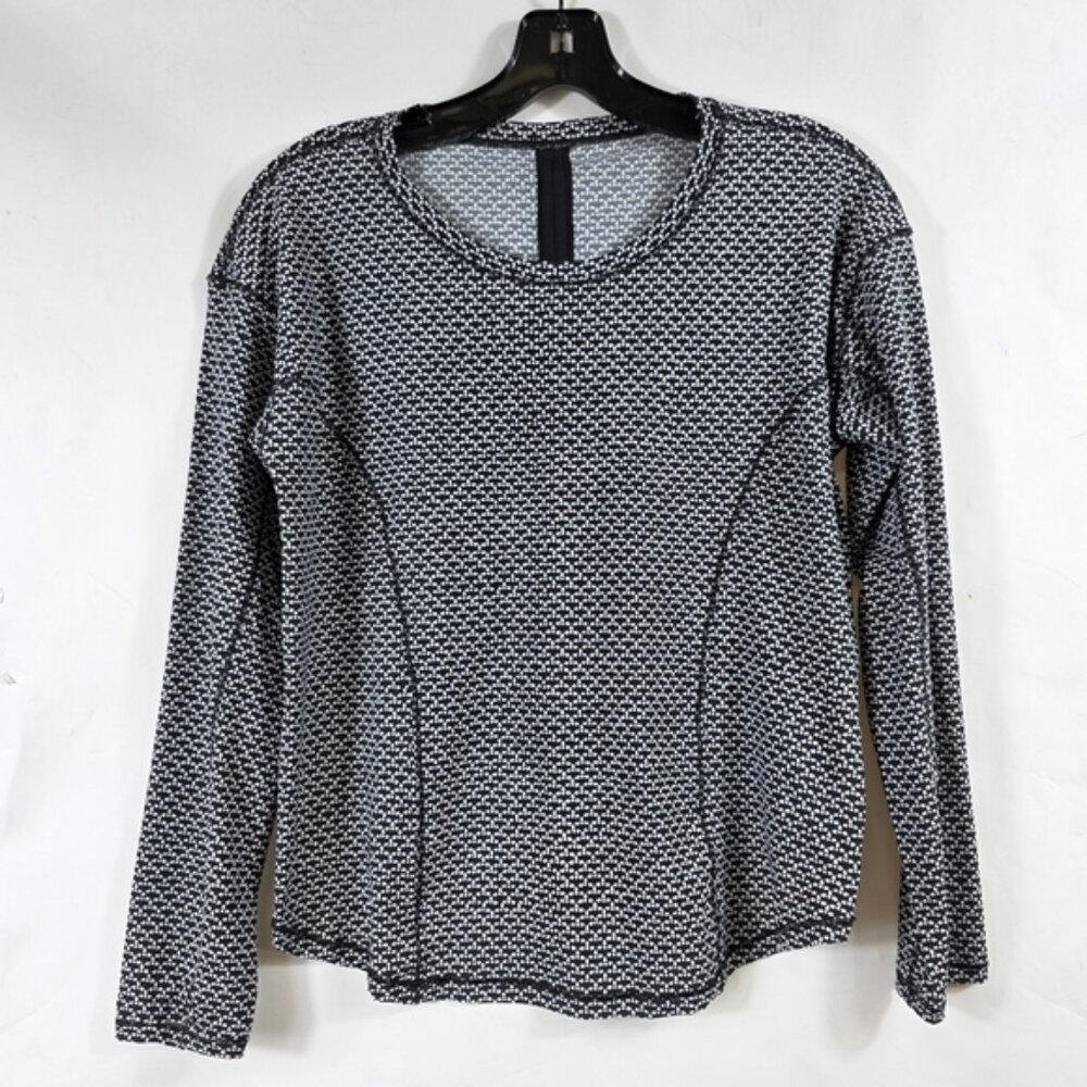 Lululemon On Pace Long Sleeve Black and white